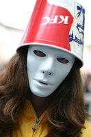 Buckethead muy feliz de verte leyendo su artículo en la frikipedia.