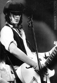 Izzy Stradlin.jpg